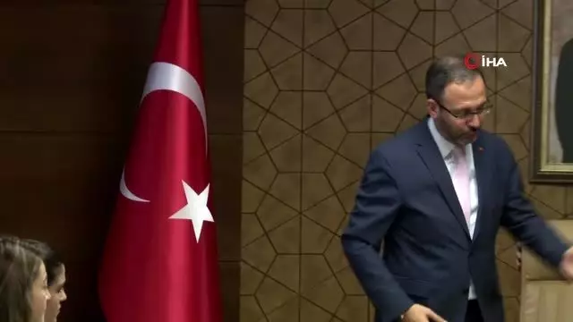 Bakan Kasapoğlu'ndan Fransız Bakana, Griezmann'ın asker selamı fotoğrafı ile gönderme Bakan Kasapoğlu'ndan Fransız Bakana, Griezmann'ın asker selamı fotoğrafı ile gönderme