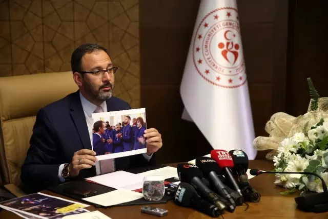 Bakan Kasapoğlu'ndan Fransız Bakana, Griezmann'ın asker selamı fotoğrafı ile gönderme Bakan Kasapoğlu'ndan Fransız Bakana, Griezmann'ın asker selamı fotoğrafı ile gönderme