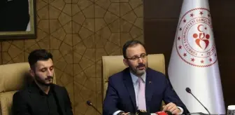 Enver Cenk Şahin: Bakan Kasapoğlu: 'O sporcular tarih sayfasında şanla, şerefle anılacak' Enver Cenk Şahin: Bakan Kasapoğlu: 'O sporcular tarih sayfasında şanla, şerefle anılacak'