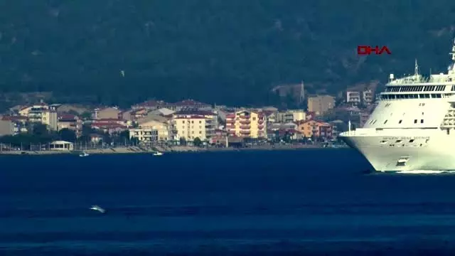 Çanakkale dev kruvaziyer gemisi, çanakkale boğazı'ndan geçti Çanakkale dev kruvaziyer gemisi, çanakkale boğazı'ndan geçti