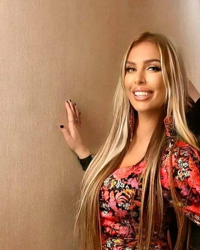 Cumhubaşkanlğına adaylığını koyan eski playboy modelinden tartışma yaratacak vaatler