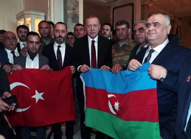 Cumhurbaşkanı Erdoğan, Gaziler Derneği üyeleri ile sohbet etti