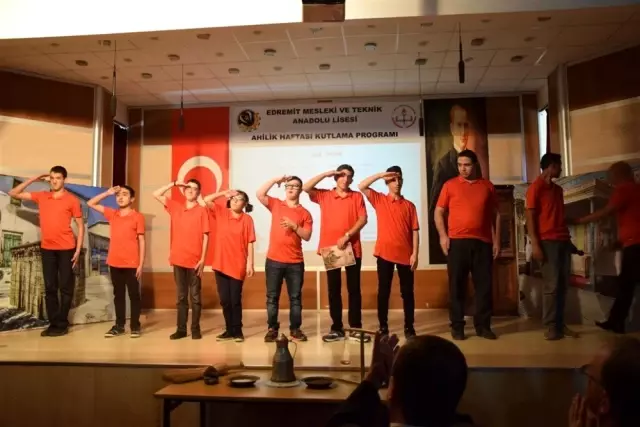 Edremit'te ahilik geleneği meslek lisesi öğrencileriyle yaşatıldı Edremit'te ahilik geleneği meslek lisesi öğrencileriyle yaşatıldı