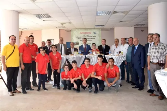 Edremit'te ahilik geleneği meslek lisesi öğrencileriyle yaşatıldı Edremit'te ahilik geleneği meslek lisesi öğrencileriyle yaşatıldı