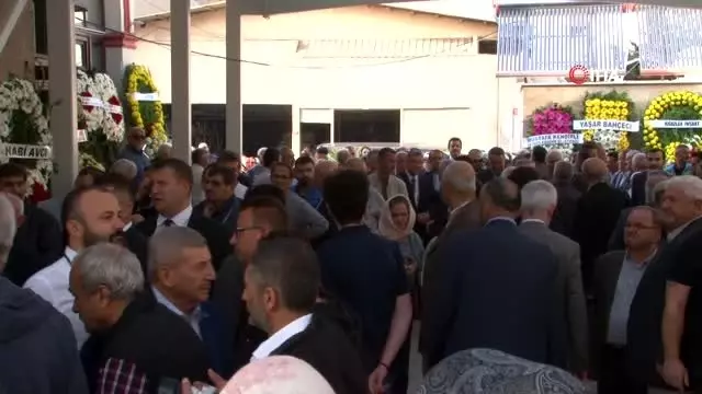 Eskişehir Valisi Çakacak'ın kayınvalidesi son yolculuğuna uğurlandı Eskişehir Valisi Çakacak'ın kayınvalidesi son yolculuğuna uğurlandı