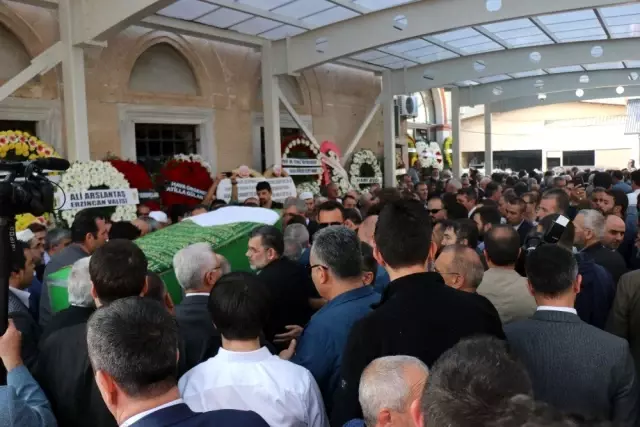 Eskişehir Valisi Çakacak'ın kayınvalidesi son yolculuğuna uğurlandı Eskişehir Valisi Çakacak'ın kayınvalidesi son yolculuğuna uğurlandı