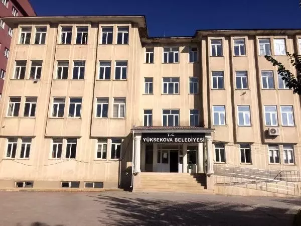 Hakkari ve yüksekova'nın hdp'li belediye başkanları gözaltında / yeniden Hakkari ve yüksekova'nın hdp'li belediye başkanları gözaltında / yeniden
