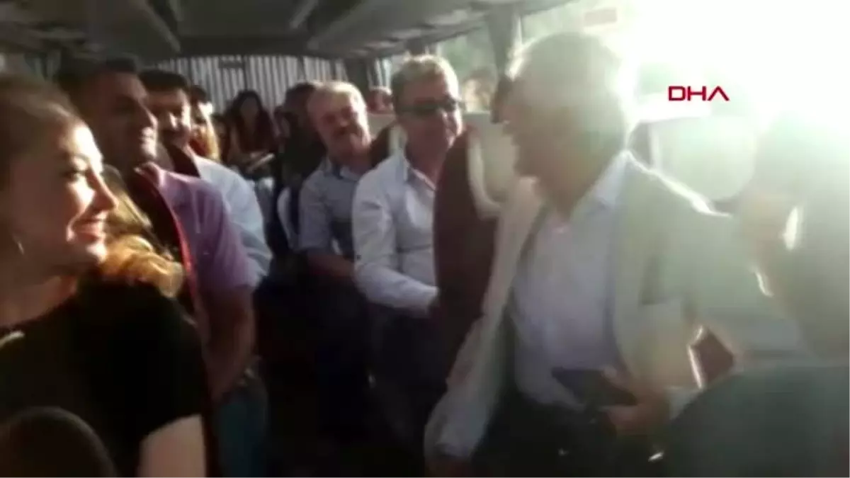 Hatay makam aracını parka çektirdi, belediyeye işçi servisiyle gidiyor