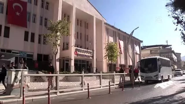HDP'li iki belediye başkanına terör soruşturmasında gözaltı HDP'li iki belediye başkanına terör soruşturmasında gözaltı