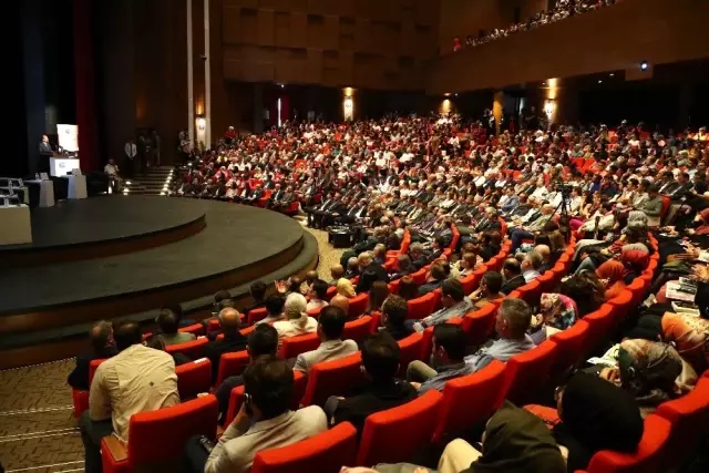 HKÜ iş birliğiyle Dünya Göç ve Mülteci kongresi yapıldı HKÜ iş birliğiyle Dünya Göç ve Mülteci kongresi yapıldı