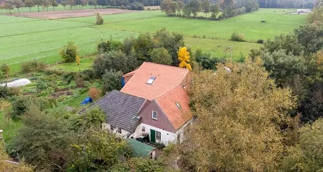 Hollanda'da bir evin bodrumunda 9 yıldır kıyameti bekleyen aile kurtarıldı Hollanda'da bir evin bodrumunda 9 yıldır kıyameti bekleyen aile kurtarıldı