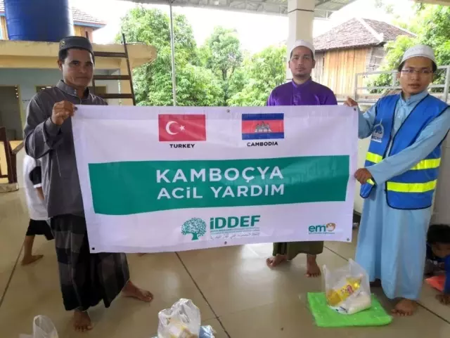 İDDEF'ten 'Kamboçya'ya acil yardım' kampanyası İDDEF'ten 'Kamboçya'ya acil yardım' kampanyası