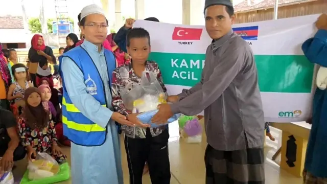 İDDEF'ten 'Kamboçya'ya acil yardım' kampanyası İDDEF'ten 'Kamboçya'ya acil yardım' kampanyası