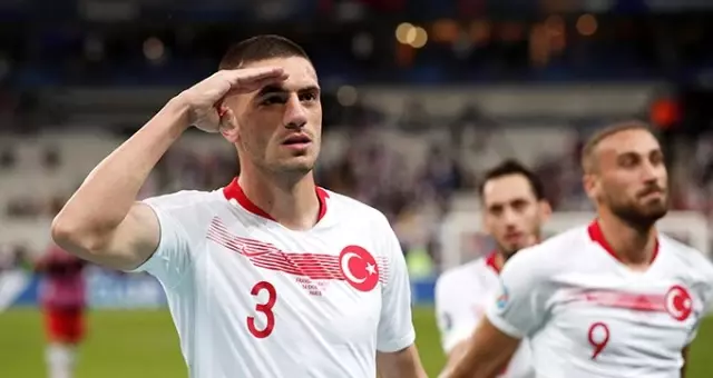 İtalyanlar, asker selamı veren Merih Demiral'ı Juventus'ta istemiyor! İtalyanlar, asker selamı veren Merih Demiral'ı Juventus'ta istemiyor!