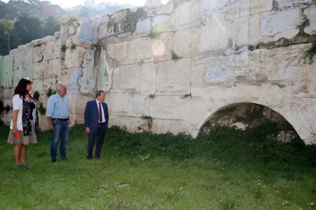 'İzmir'i dünyaya açacak büyük bir çalışma yapılıyor' 'İzmir'i dünyaya açacak büyük bir çalışma yapılıyor'