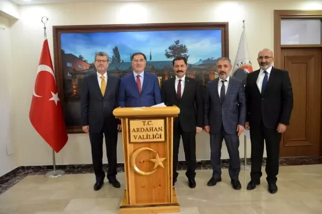 Kamu Başdenetçisi Şeref Malkoç, Ardahan Valisi Mustafa Masatlı'yı ziyaret etti Kamu Başdenetçisi Şeref Malkoç, Ardahan Valisi Mustafa Masatlı'yı ziyaret etti