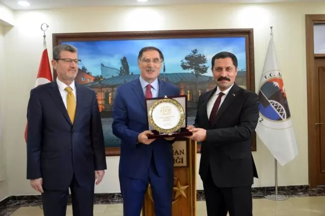 Kamu Başdenetçisi Şeref Malkoç, Ardahan Valisi Mustafa Masatlı'yı ziyaret etti Kamu Başdenetçisi Şeref Malkoç, Ardahan Valisi Mustafa Masatlı'yı ziyaret etti