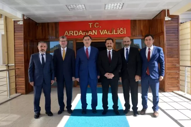 Kamu Başdenetçisi Şeref Malkoç, Ardahan Valisi Mustafa Masatlı'yı ziyaret etti Kamu Başdenetçisi Şeref Malkoç, Ardahan Valisi Mustafa Masatlı'yı ziyaret etti