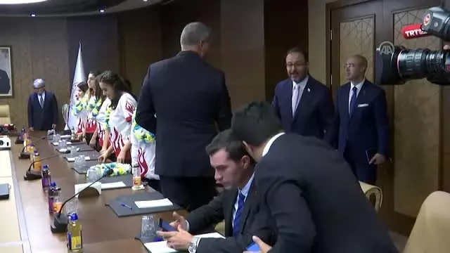 Kasapoğlu: '(Milli futbolcuların asker selamı vermesi) UEFA'yı basiretli olmaya davet ediyorum' Kasapoğlu: '(Milli futbolcuların asker selamı vermesi) UEFA'yı basiretli olmaya davet ediyorum'