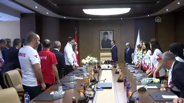 Kasapoğlu: '(Milli futbolcuların asker selamı vermesi) UEFA'yı basiretli olmaya davet ediyorum' Kasapoğlu: '(Milli futbolcuların asker selamı vermesi) UEFA'yı basiretli olmaya davet ediyorum'