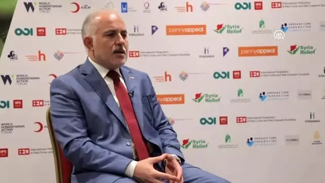 Kızılay ekibi insani yardım için Tel Abyad'a girdi (1) Kızılay ekibi insani yardım için Tel Abyad'a girdi (1)