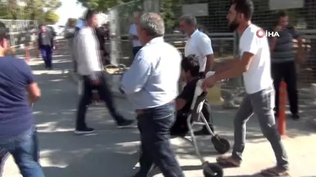 Kızıltepe Kaymakamı Çam, terör saldırısında yaralananları ziyaret etti Kızıltepe Kaymakamı Çam, terör saldırısında yaralananları ziyaret etti