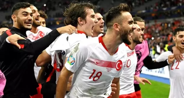 Leicester City'den Çağlar Söyüncü paylaşımı Leicester City'den Çağlar Söyüncü paylaşımı