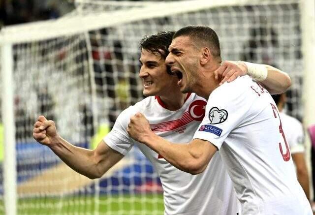 Mehmet Demirkol, Merih Demiral'a övgü yağdırdı: Dünyanın en iyisi olabilir