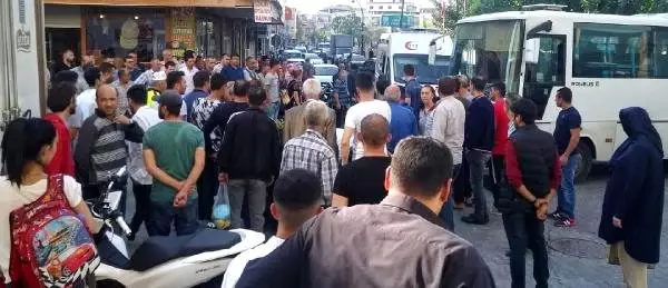 Minibüsün çarptığı motosikletin sürücüsü yaralandı Minibüsün çarptığı motosikletin sürücüsü yaralandı