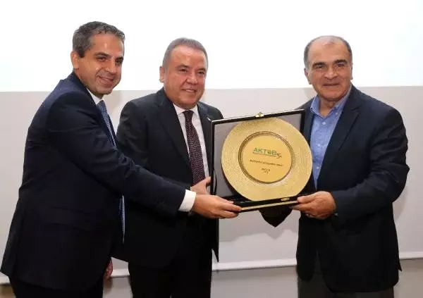 Osman Ayık: Devasa bir yapı bir anda sistemden çekildi Osman Ayık: Devasa bir yapı bir anda sistemden çekildi