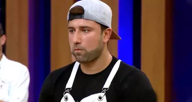 Şef Mehmet Yalçınkaya, MasterChef'te yarışmacıya portakal kabuğu yedirdi