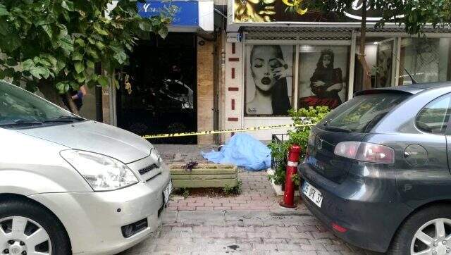 Sevgilisini öldürüp kız kardeşini yaraladı, sonra intihar etti