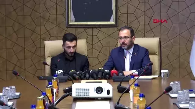 Spor bakan kasapoğlu, enver cenk şahin'i kabul etti Spor bakan kasapoğlu, enver cenk şahin'i kabul etti