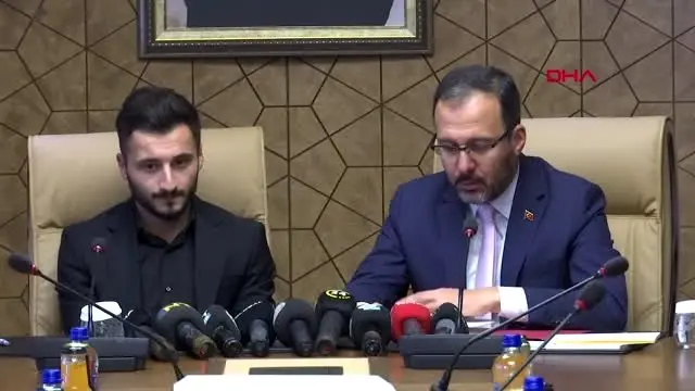 Spor bakan kasapoğlu, enver cenk şahin'i kabul etti Spor bakan kasapoğlu, enver cenk şahin'i kabul etti