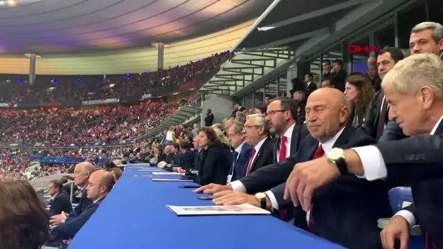 Spor bakan kasapoğlu ve başkan özdemir'in maç sonu sevinci