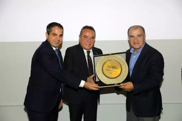 Turistler için otobüsle ring seferleri başlıyor Turistler için otobüsle ring seferleri başlıyor