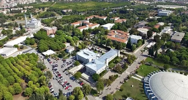 Üniversite kampüsünde kız öğrenciyi taciz ettiği iddia edilen adam gözaltına alındı Üniversite kampüsünde kız öğrenciyi taciz ettiği iddia edilen adam gözaltına alındı