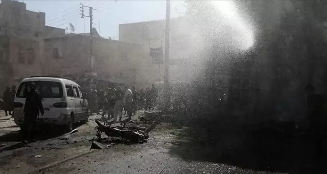 YPG/PKK, havanlarla Cerablus'taki çocukları vurdu: 3 yaralı YPG/PKK, havanlarla Cerablus'taki çocukları vurdu: 3 yaralı