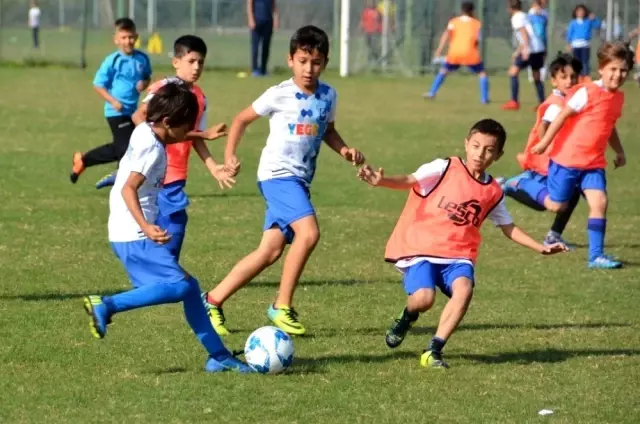 Yunusemre Belediyespor, futbolda geleceğin yıldızlarını arıyor