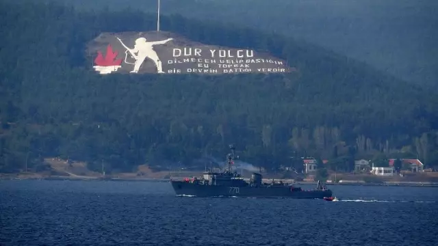 2 Rus savaş gemisi Çanakkale Boğazı'ndan geçti 2 Rus savaş gemisi Çanakkale Boğazı'ndan geçti