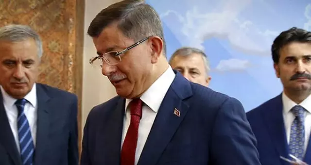 Ahmet Davutoğlu'ndan Barış Pınarı Harekatı çıkışı: Siyasi hesaplara girmenin kimseye faydası yok Ahmet Davutoğlu'ndan Barış Pınarı Harekatı çıkışı: Siyasi hesaplara girmenin kimseye faydası yok