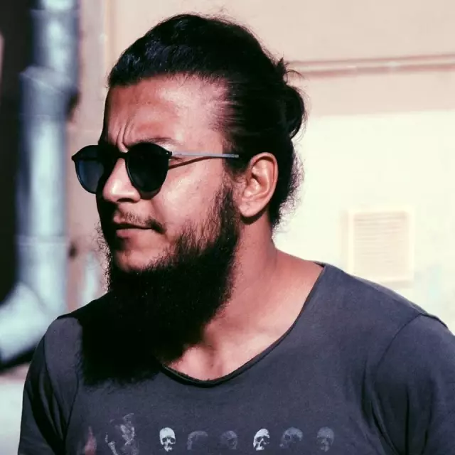 'Annem kardeşimin ölüm sebebini kalp krizi zannediyor' 'Annem kardeşimin ölüm sebebini kalp krizi zannediyor'