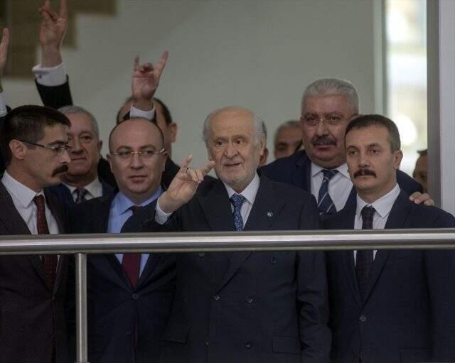 Bahçeli'den çok konuşulacak sakal esprisi: Bir hafta da sakalımı konuşsunlar