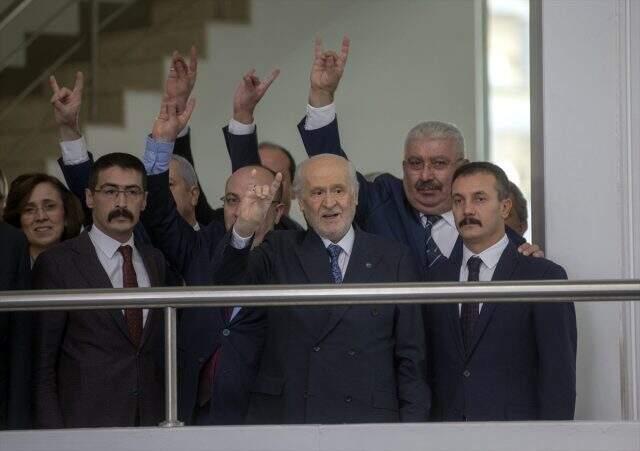Bahçeli'den çok konuşulacak sakal esprisi: Bir hafta da sakalımı konuşsunlar