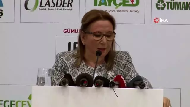 Bakan Pekcan: 'Çevre konusunda geç kalınmışlıkla beraber, alarm zillerinin artması aslında olumlu... Bakan Pekcan: 'Çevre konusunda geç kalınmışlıkla beraber, alarm zillerinin artması aslında olumlu...