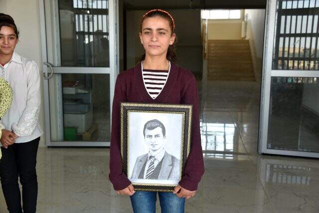 Balıkesirli öğrencilerden şehit öğretmen Necmettin Yılmaz'ın Şanlıurfa'daki öğrencilerine ziyaret