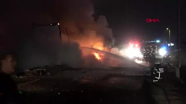 Bariyerlere çarpan tır alev alev yandı Bariyerlere çarpan tır alev alev yandı