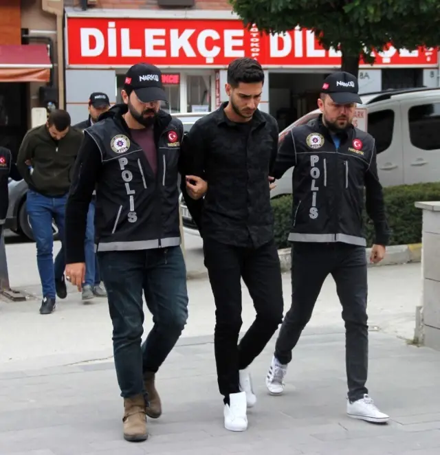 Eskişehir'de uyuşturucu operasyonu Eskişehir'de uyuşturucu operasyonu