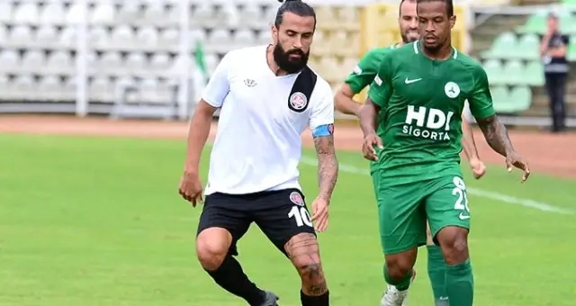 Fatih Karagümrük'ün yeni teknik direktörü Erkan Zengin oldu!