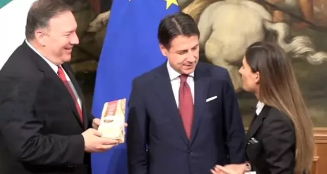 İtalyan gazeteci vergilere dikkat çekmek için Pompeo'ya parmesan peyniri hediye etti